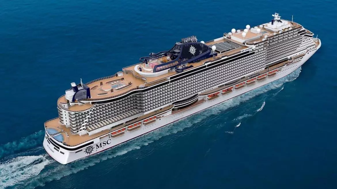 Imagem real de navio em alto mar